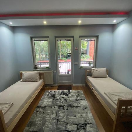 City Park Hostel Πρίστινα Εξωτερικό φωτογραφία