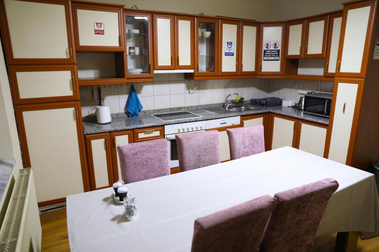 City Park Hostel Πρίστινα Εξωτερικό φωτογραφία