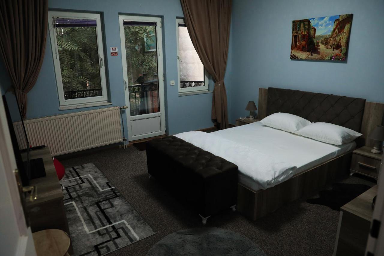 City Park Hostel Πρίστινα Εξωτερικό φωτογραφία
