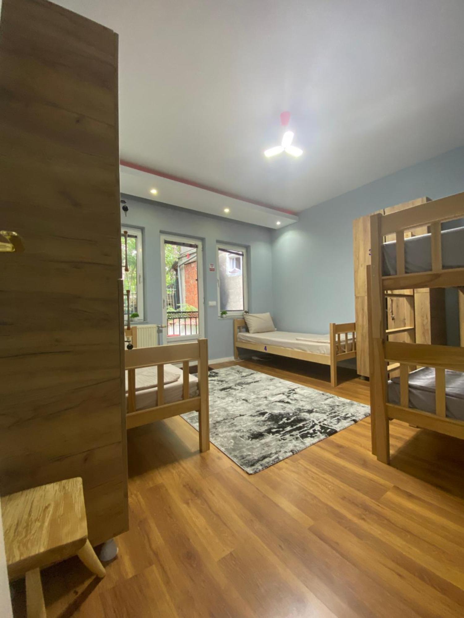 City Park Hostel Πρίστινα Εξωτερικό φωτογραφία